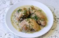 Курица по-домашнему в сметанном соусе с рисом